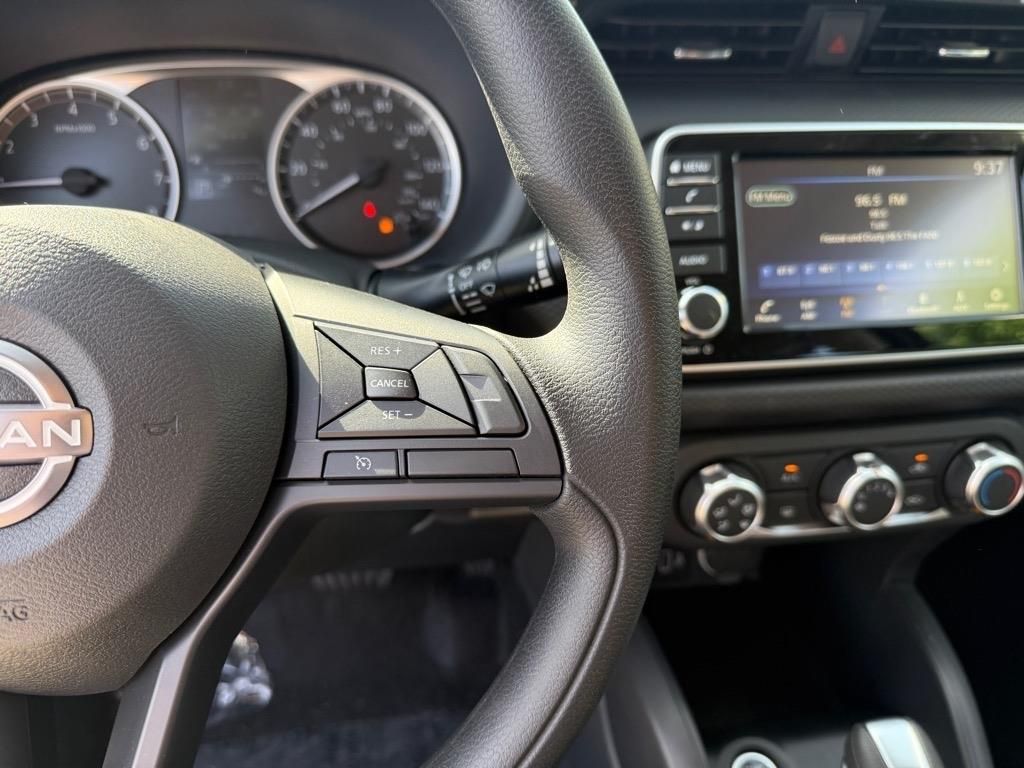 2025 Nissan Kicks Play S photo 10