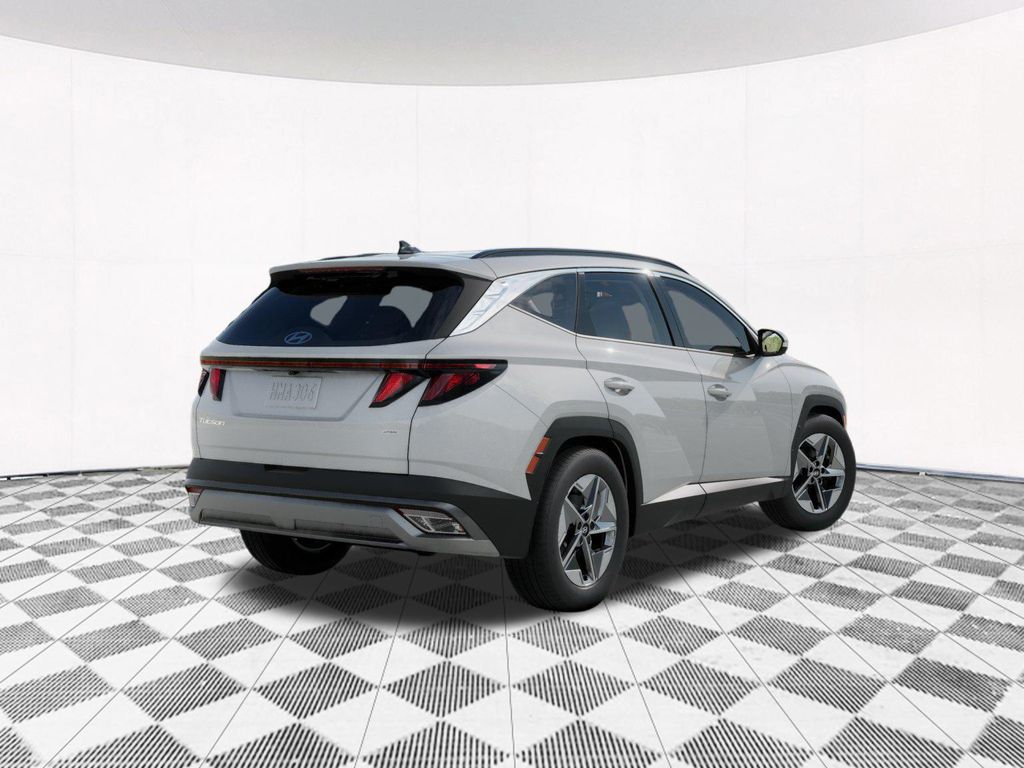 2025 Hyundai Tucson SEL photo 3
