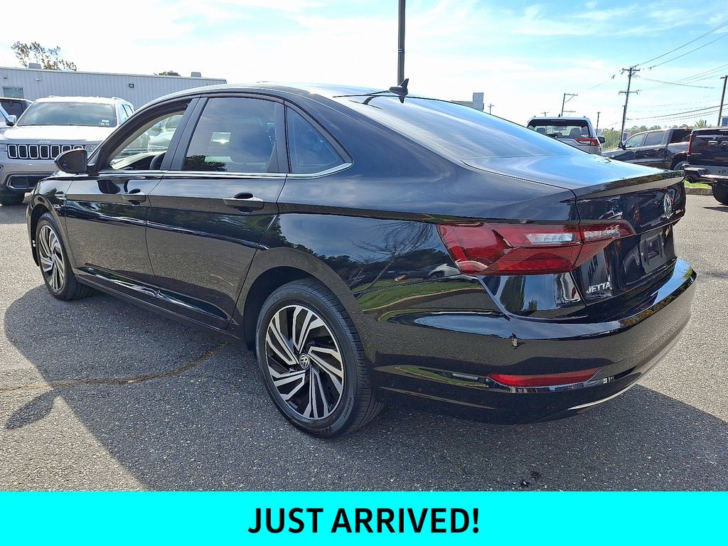 2021 Volkswagen Jetta SEL photo 4
