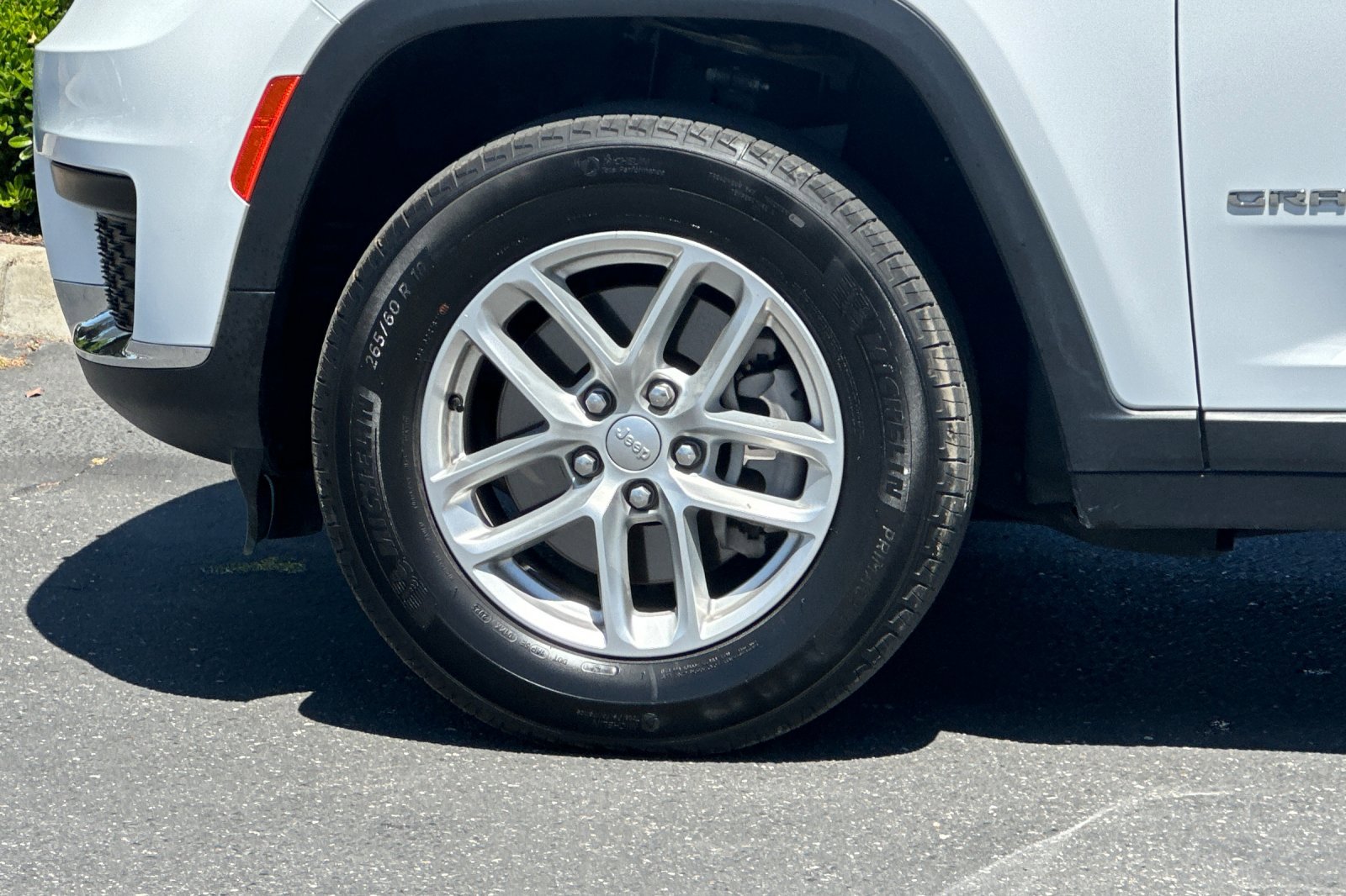 2023 Jeep Grand Cherokee Laredo photo 27