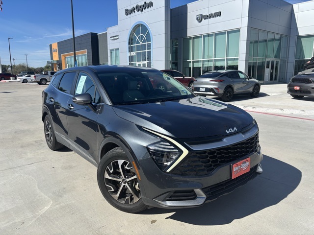 2024 Kia Sportage EX's photo