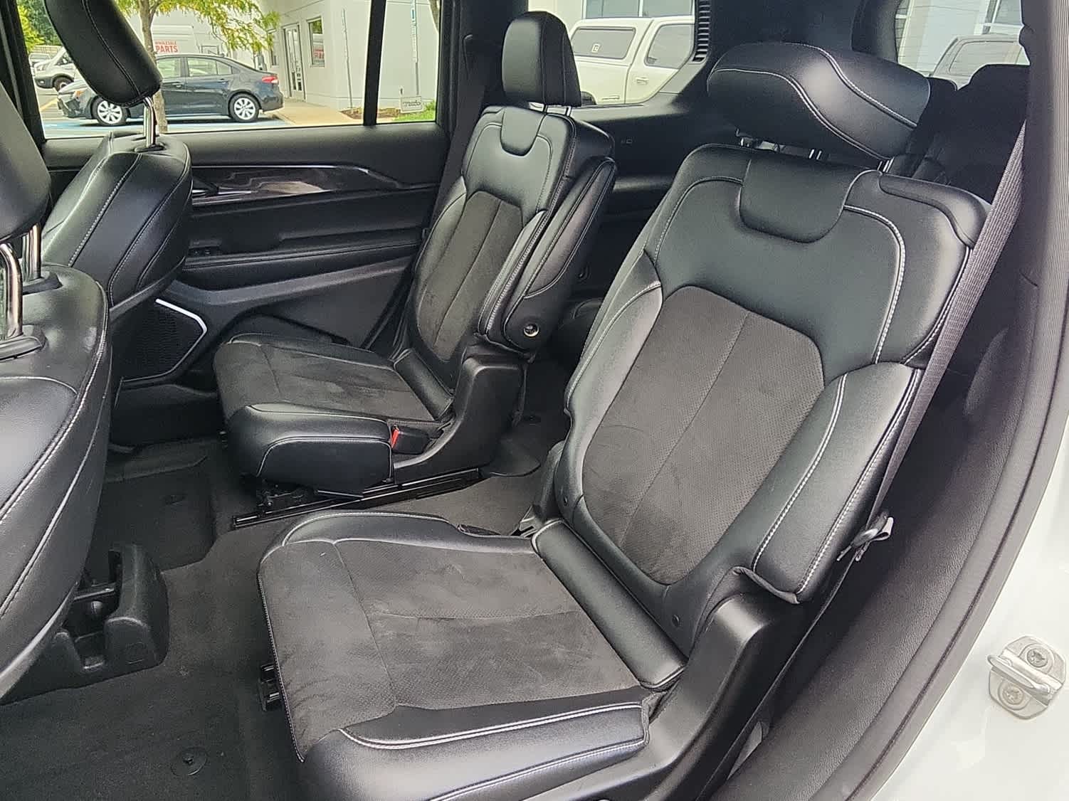 2022 Jeep Grand Cherokee Altitude photo 7