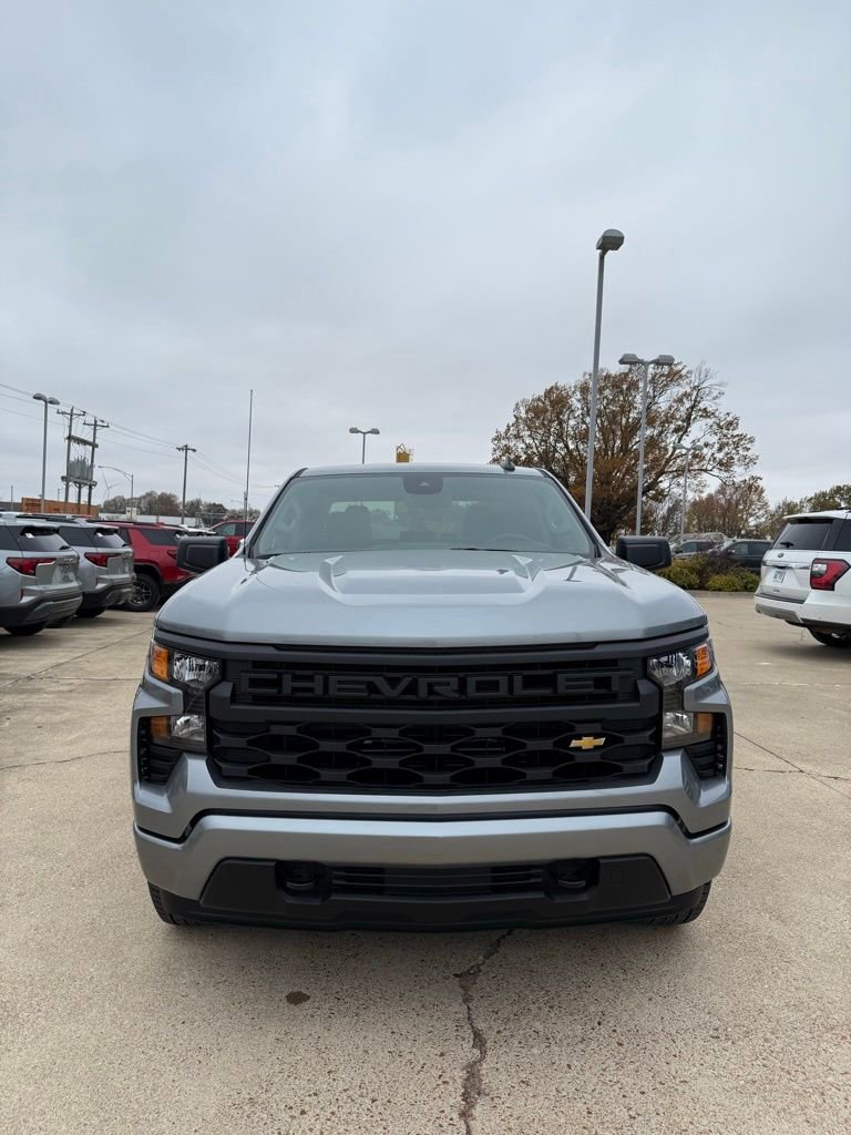 2026 Chevrolet Silverado 1500 Custom photo 3