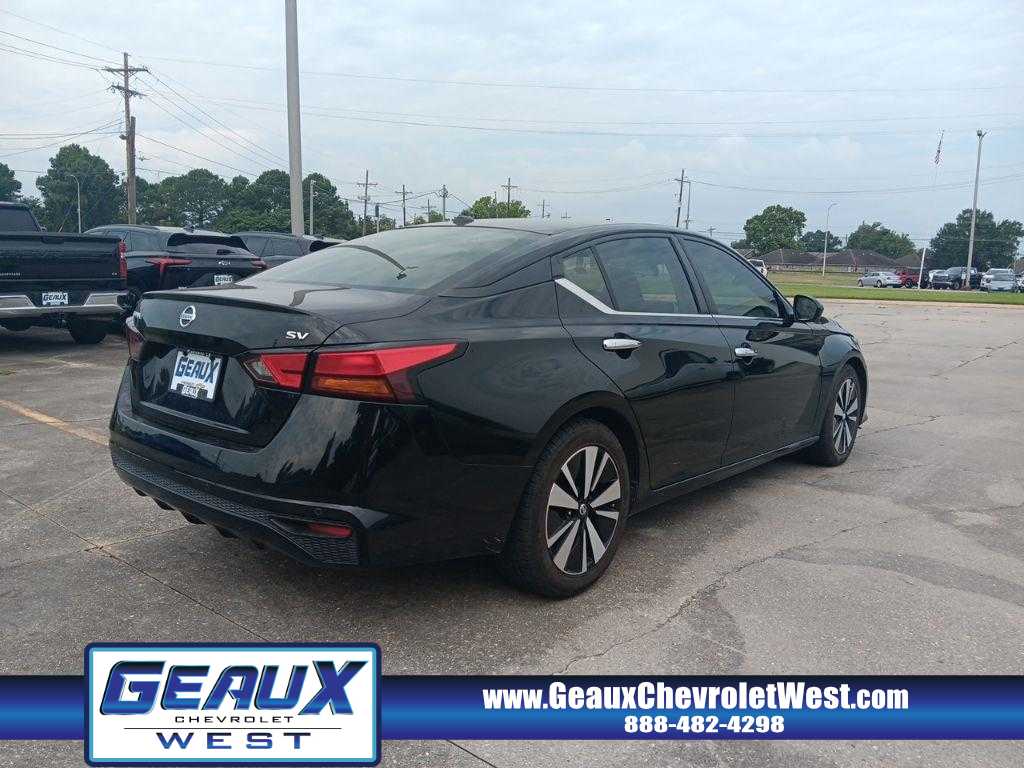 2021 Nissan Altima 2.5 SV photo 7
