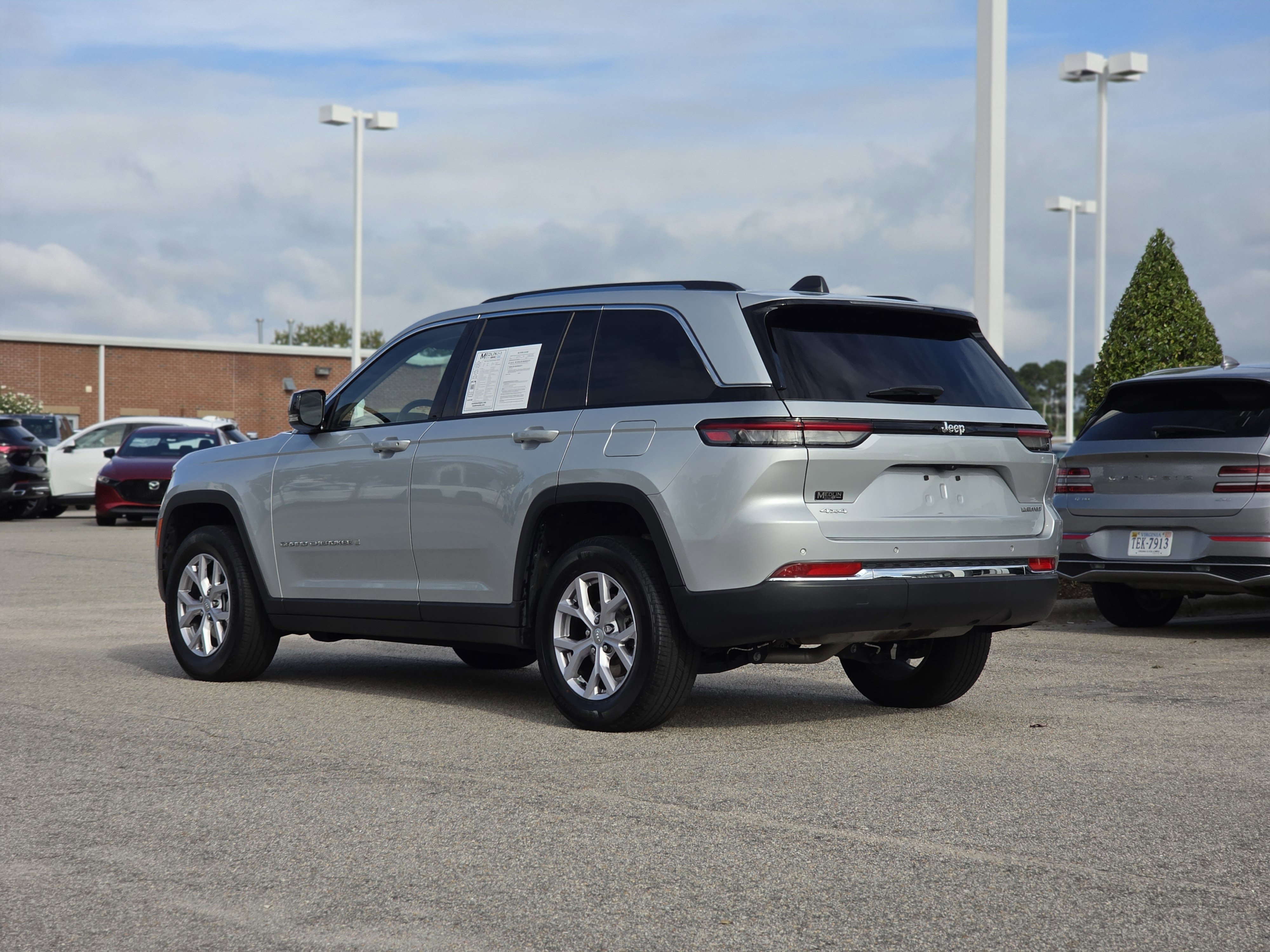 2022 Jeep Grand Cherokee Limited photo 3