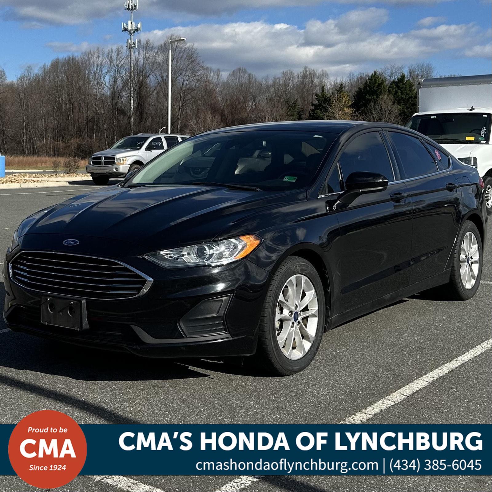 2019 Ford Fusion SE's photo