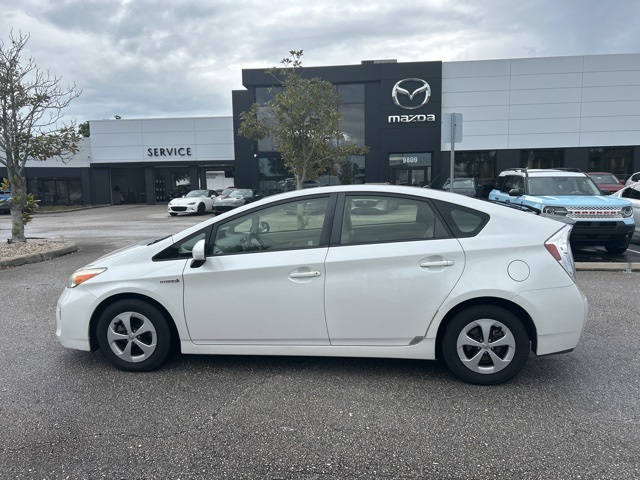 2014 Toyota Prius Four photo 7
