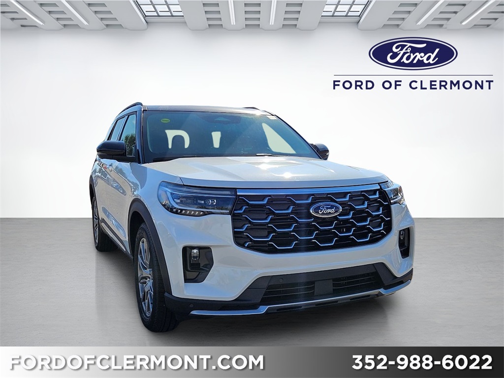 2026 Ford Explorer Platinum's photo