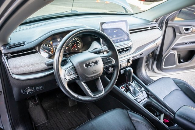 2022 Jeep Compass Latitude Lux photo 15