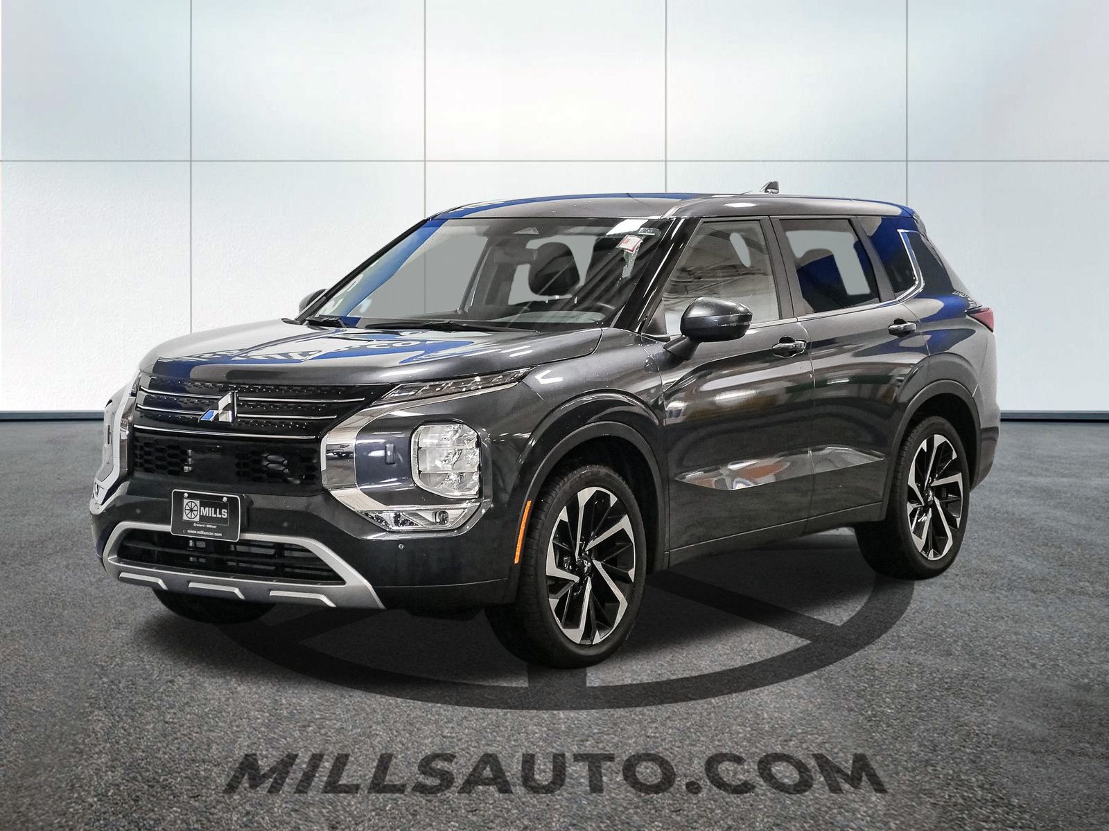 Used 2024 Mitsubishi Outlander SE with VIN JA4J4VA81RZ059832 for sale in Baxter, Minnesota