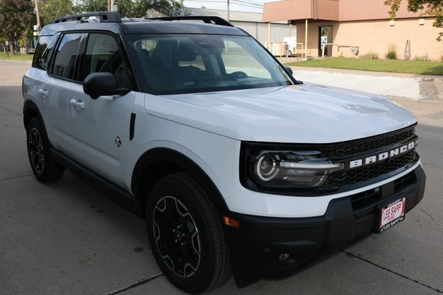2025 Ford Bronco Sport Outer Banks photo 4