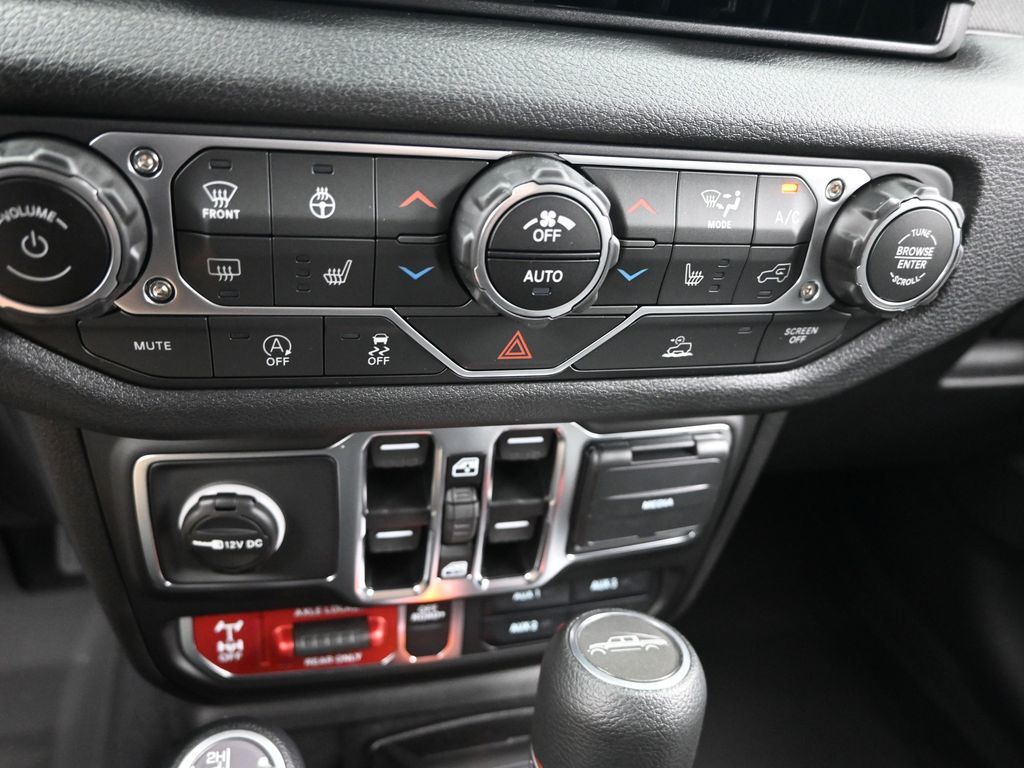 2025 Jeep Gladiator Willys photo 14