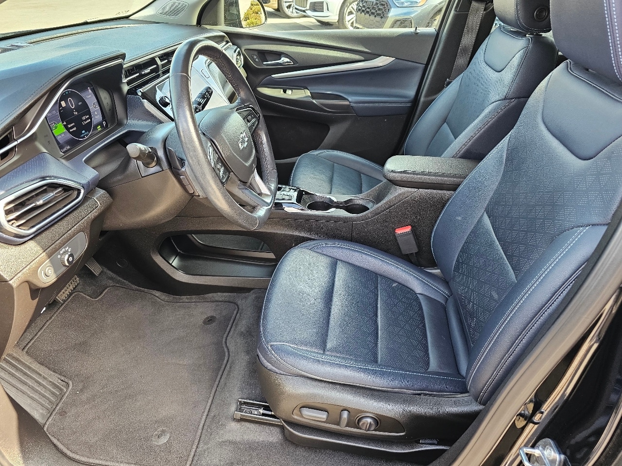 2022 Chevrolet Bolt EUV Premier photo 2