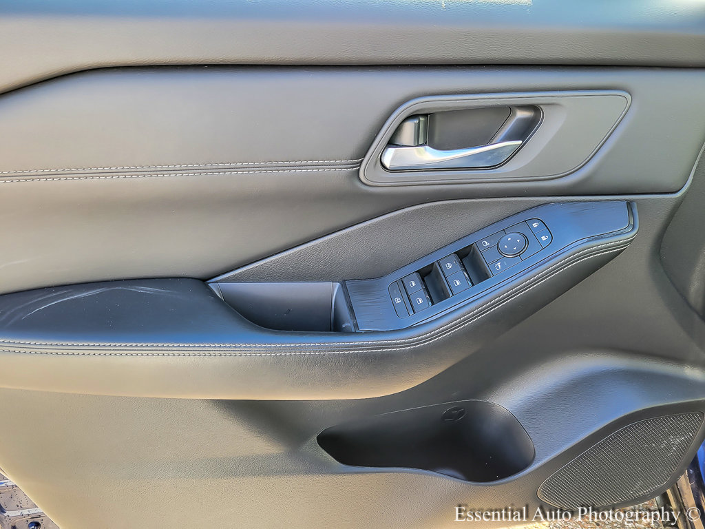 2024 NISSAN ROGUE - Image 18