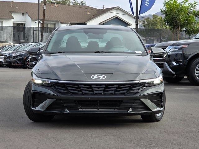 2024 Hyundai Elantra SEL photo 2