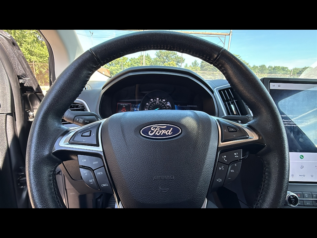 2023 Ford Edge SEL photo 10