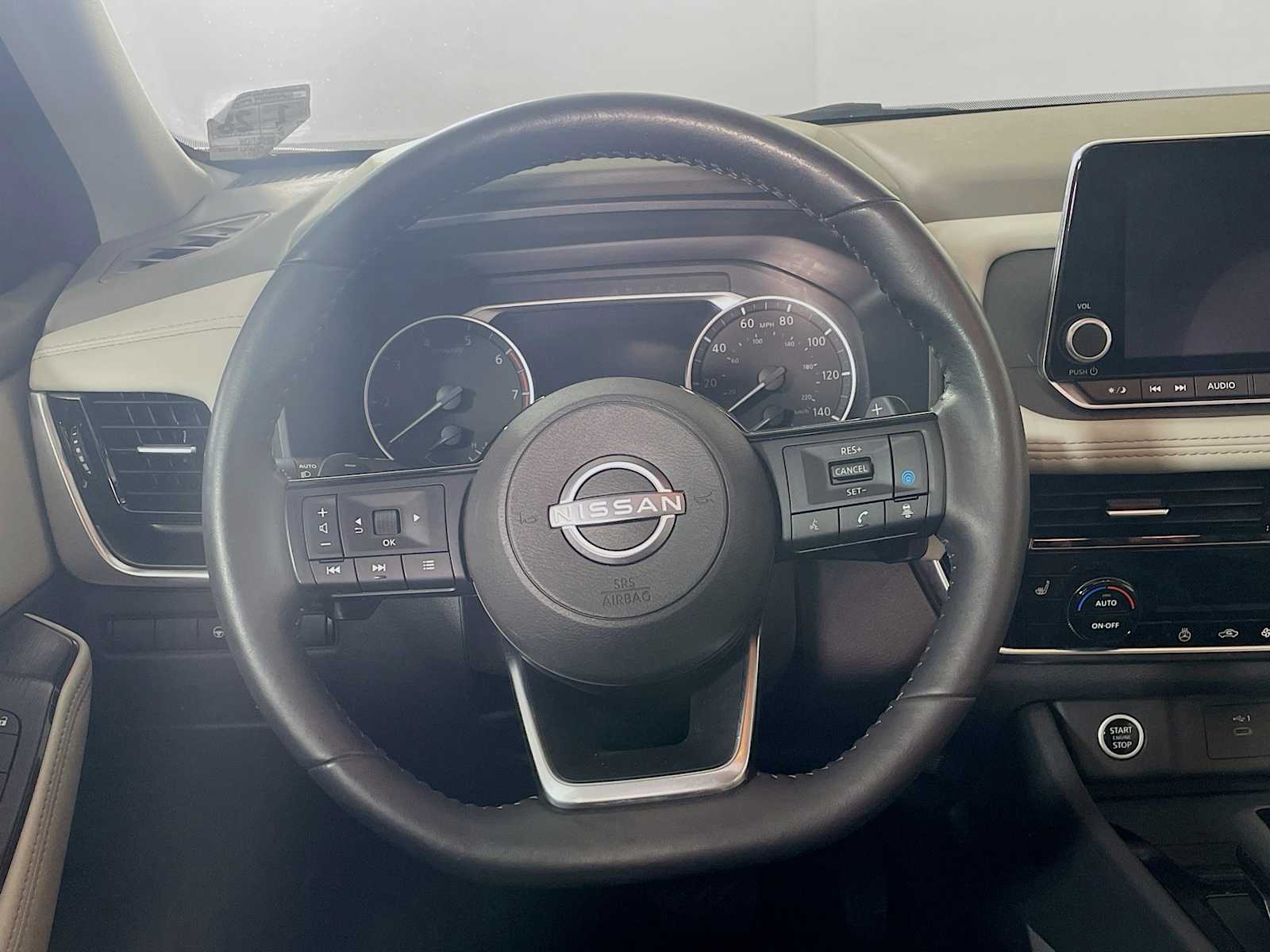 2023 Nissan Rogue SV photo 4