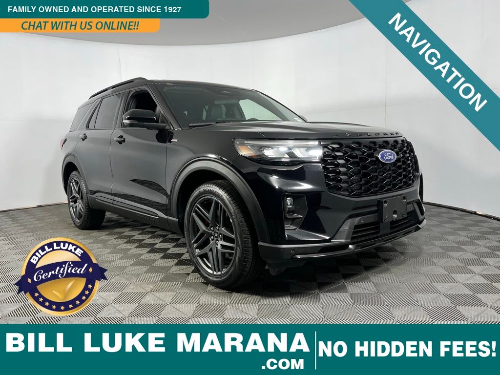 2025 Ford Explorer ST-LINE's photo