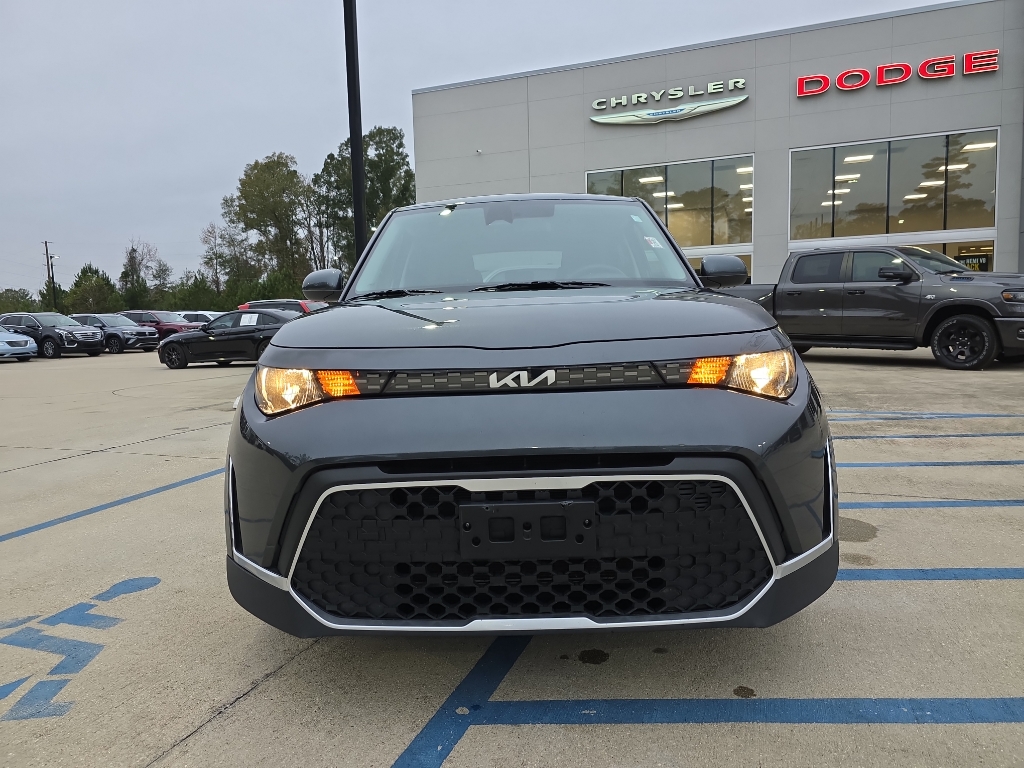 2024 Kia Soul LX photo 2