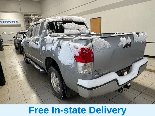 2011 Toyota Tundra Grade CrewMax photo 2