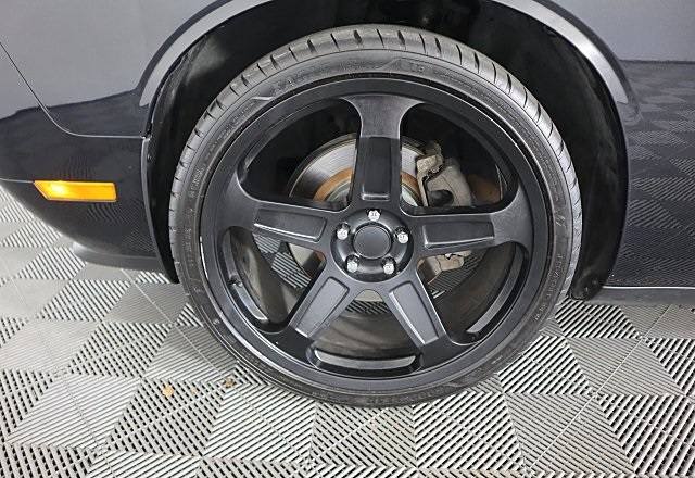 2014 Dodge Challenger R/T photo 11