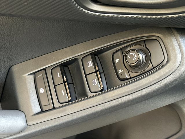 2025 Subaru Crosstrek Base photo 12