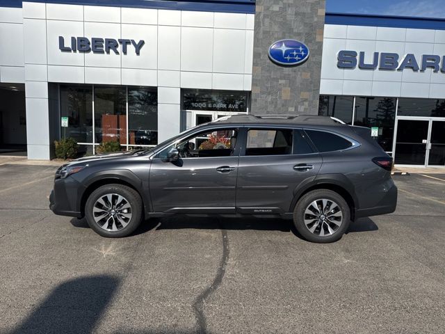 2025 Subaru Outback Touring's photo