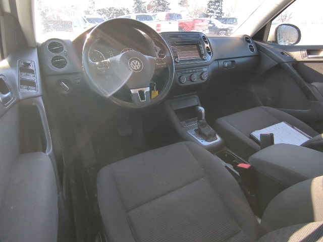 2015 Volkswagen Tiguan S photo 4
