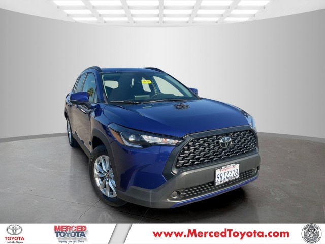 2022 Toyota Corolla Cross LE's photo