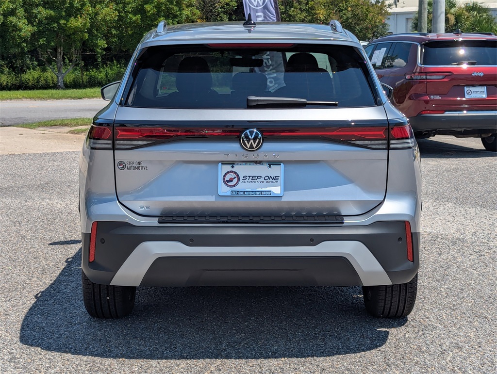 2025 Volkswagen Tiguan SE photo 3