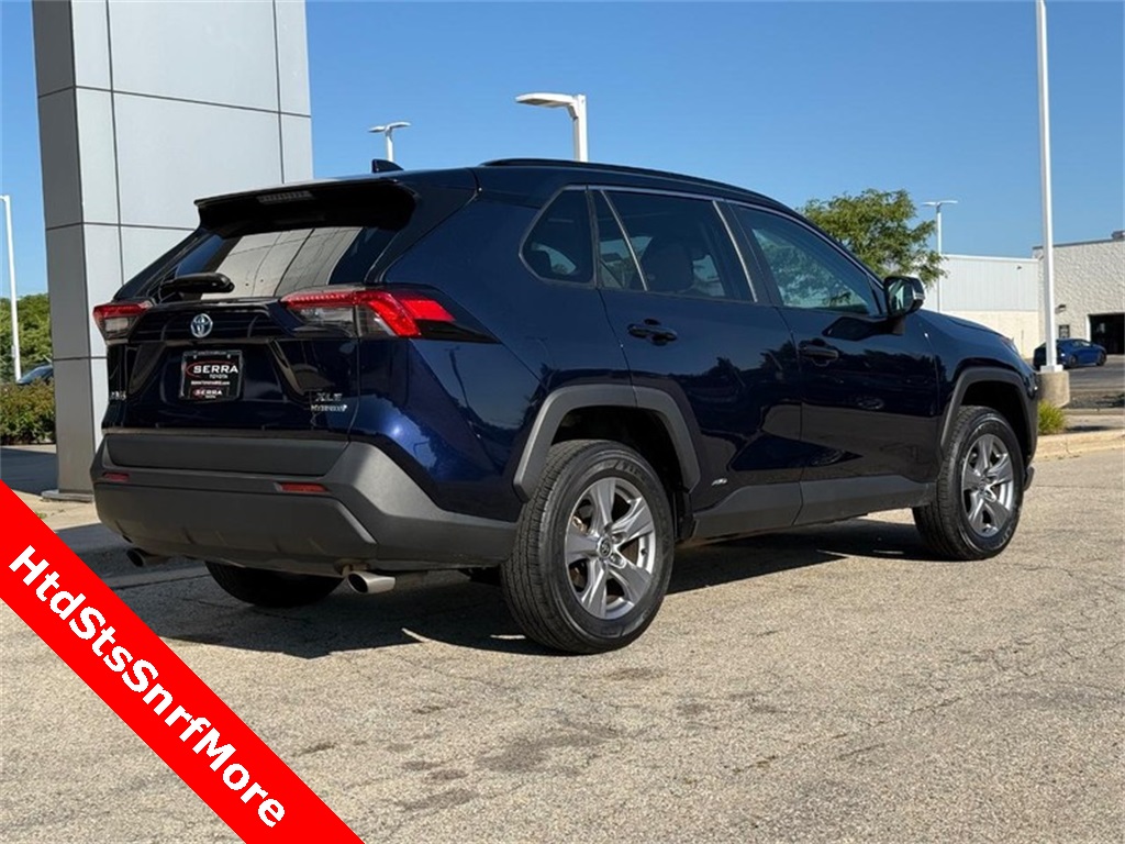 2022 Toyota RAV4 Hybrid XLE photo 3