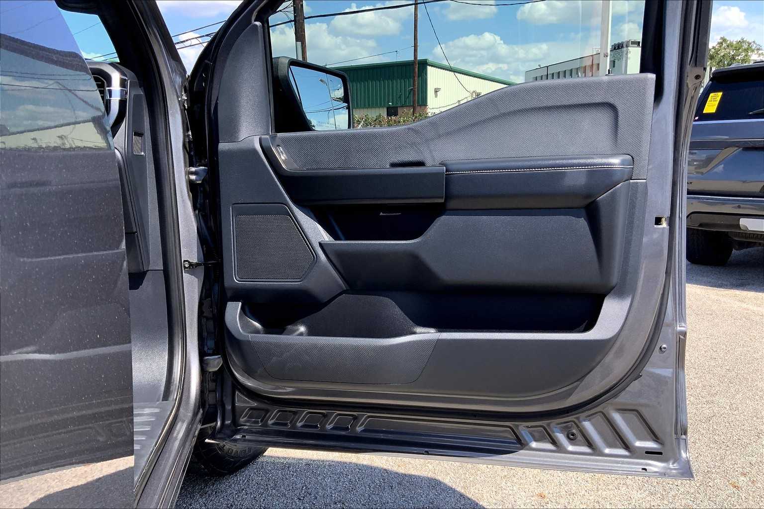 2022 Ford F-150 XL photo 22