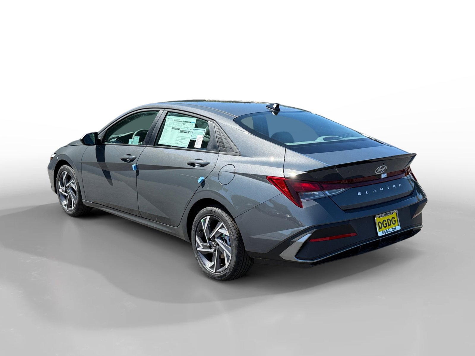 2025 Hyundai Elantra SEL Sport photo 3