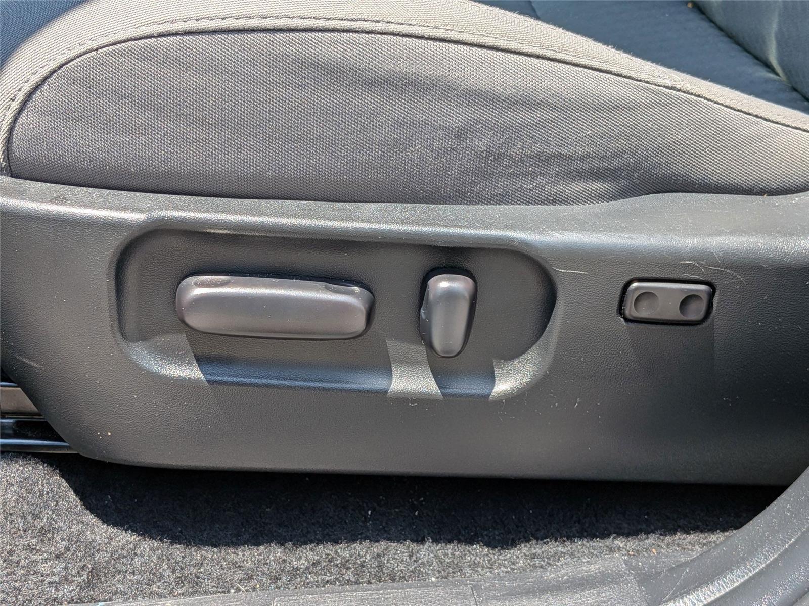 2023 Toyota Tacoma SR5 Double Cab V6 photo 14