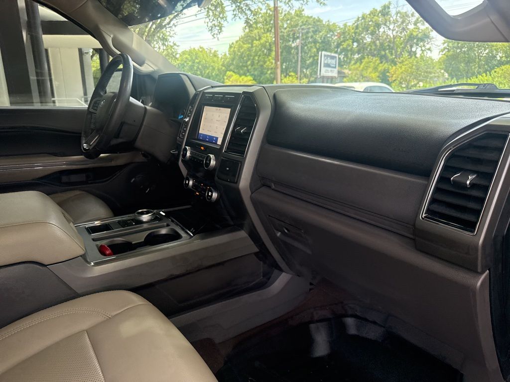 2021 Ford Expedition MAX XLT photo 24