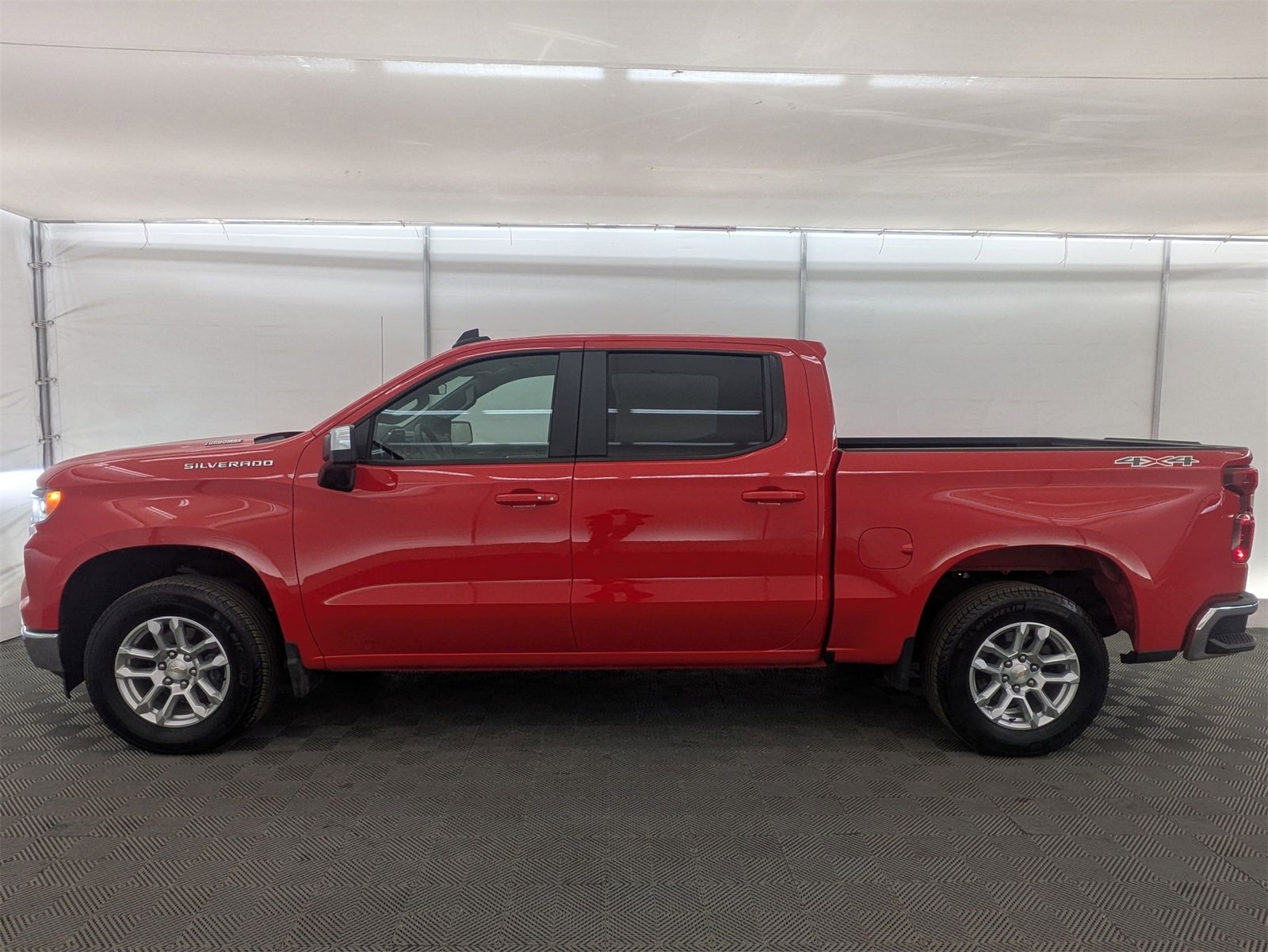 2024 Chevrolet Silverado 1500 LT photo 3