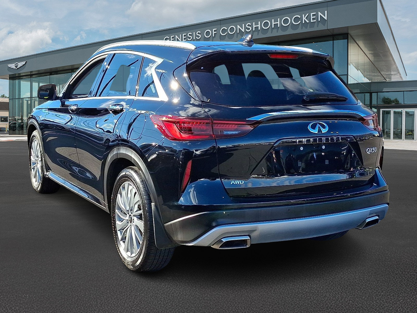 2025 Infiniti QX50 Luxe AWD photo 3