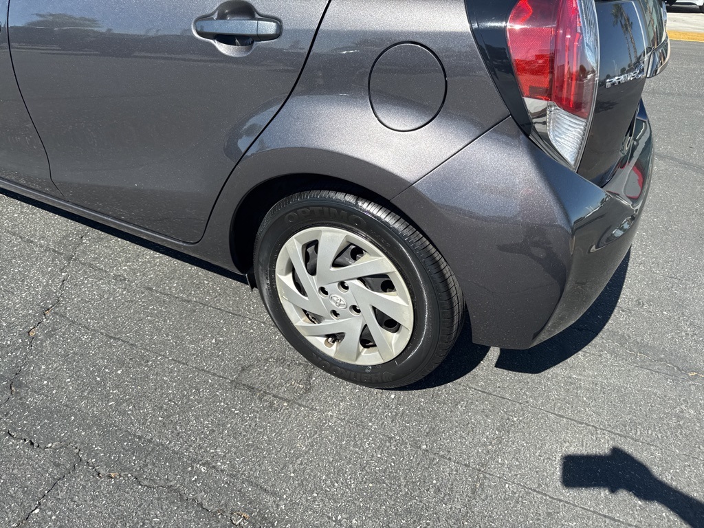 2015 Toyota Prius C One photo 9