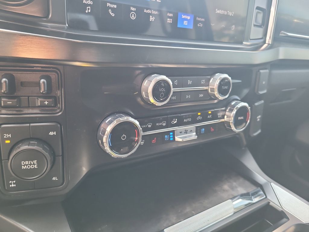2024 Ford F-350 Lariat photo 19