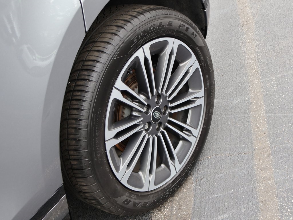 2024 Land Rover Range Rover Evoque Dynamic SE photo 33