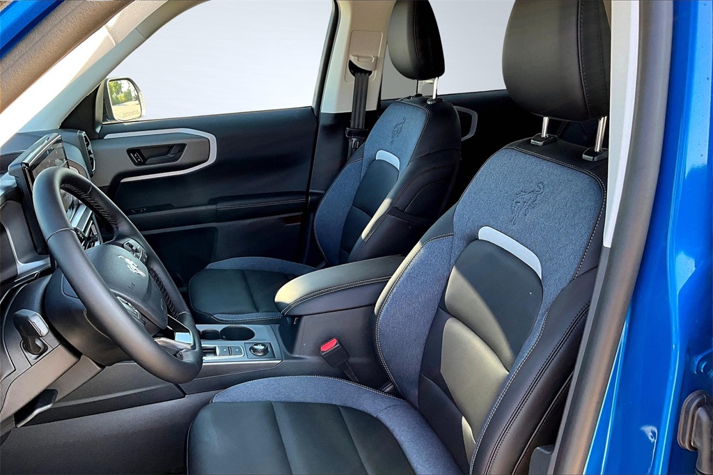 2025 Ford Bronco Sport Outer Banks photo 13