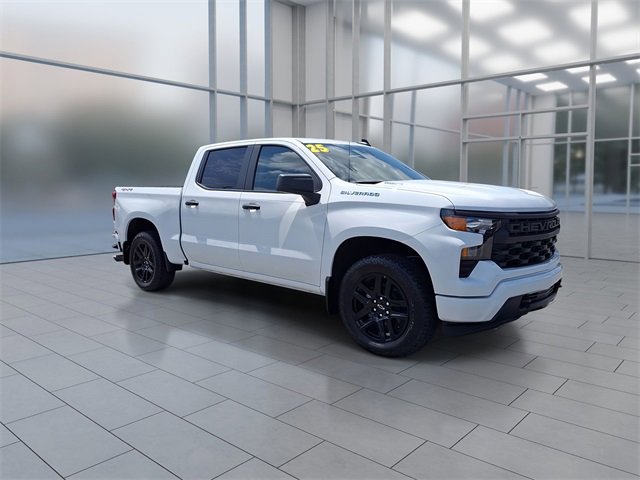 2025 Chevrolet Silverado 1500 Custom photo 2