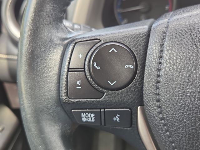 2017 Toyota RAV4 XLE photo 13