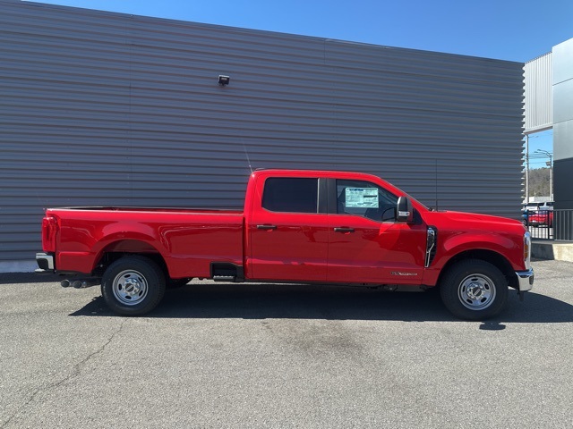 2025 Ford F-250 XL photo 2