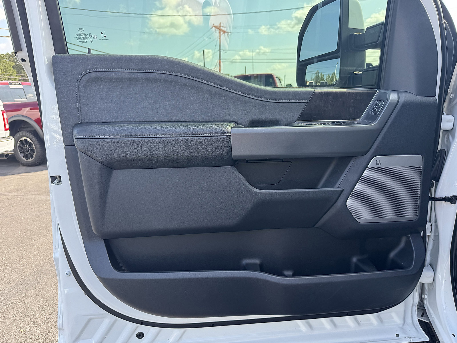 2023 Ford F-250 Lariat photo 19