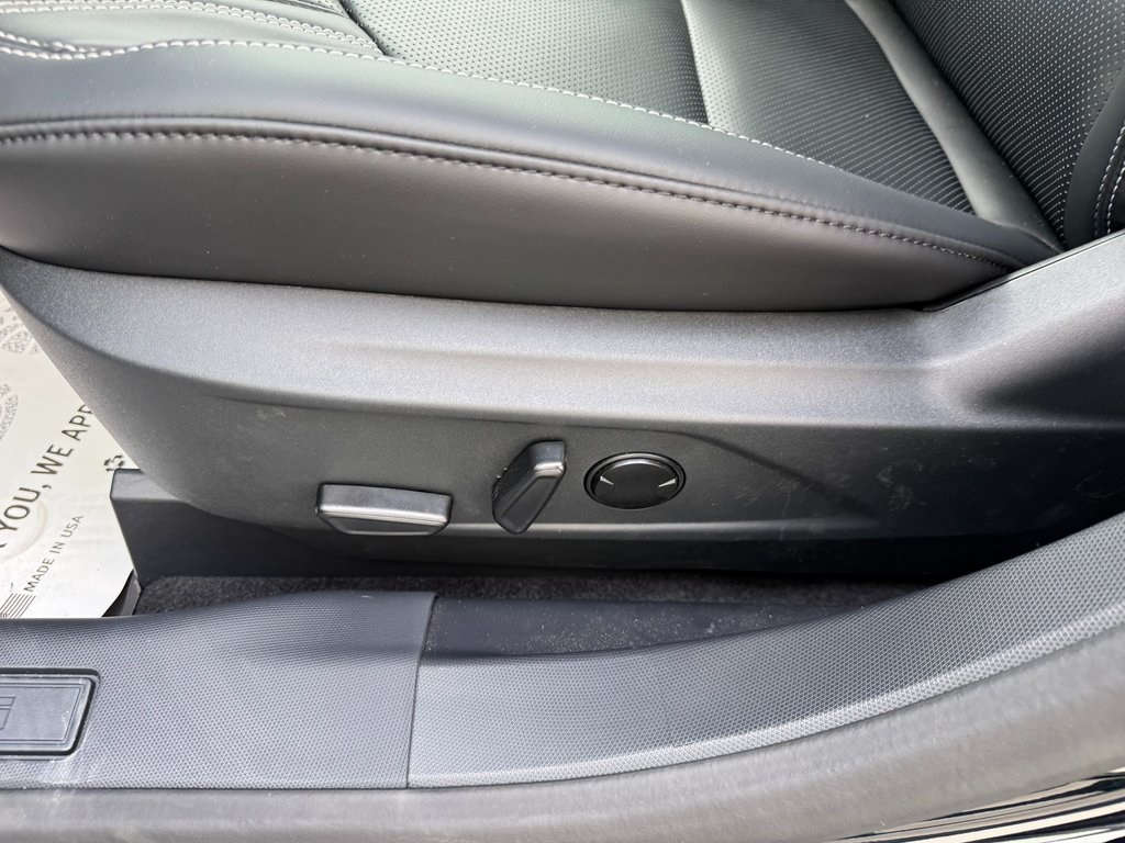 2025 Ford Mustang Mach-E Premium photo 12