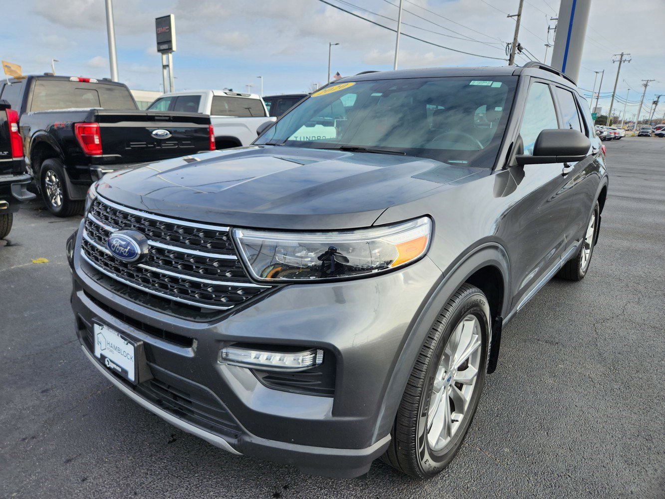 2020 Ford Explorer XLT photo 2
