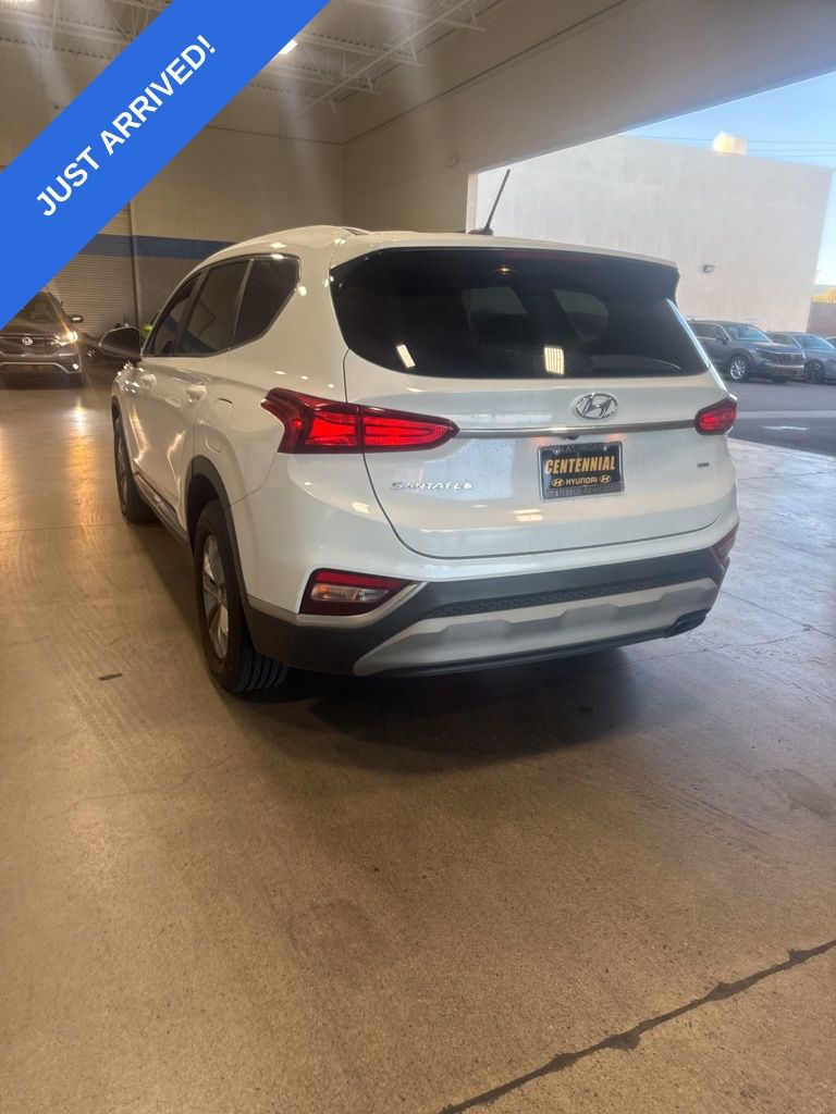 2020 Hyundai Santa Fe SE photo 4
