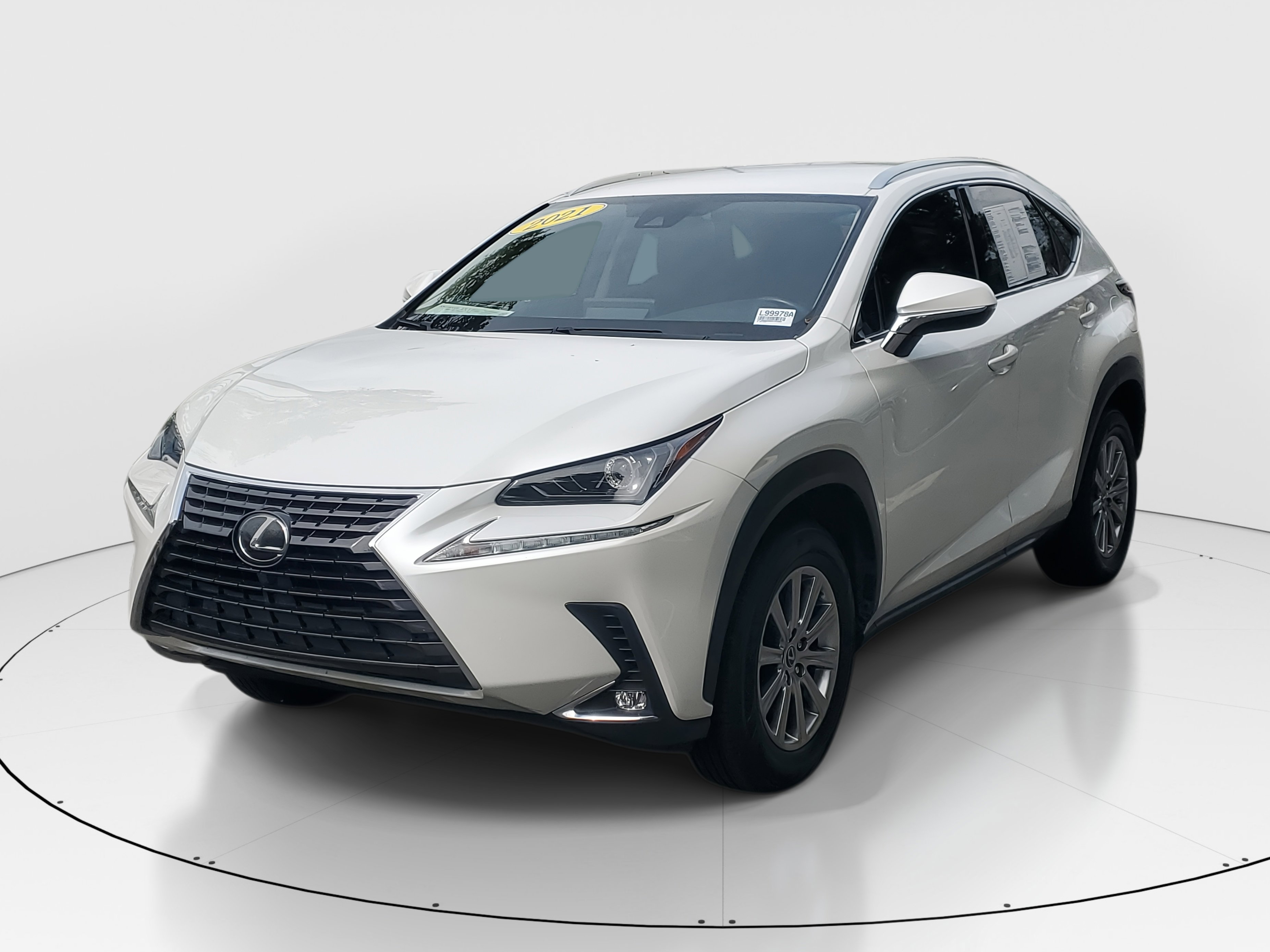 2021 Lexus NX 300 photo 3