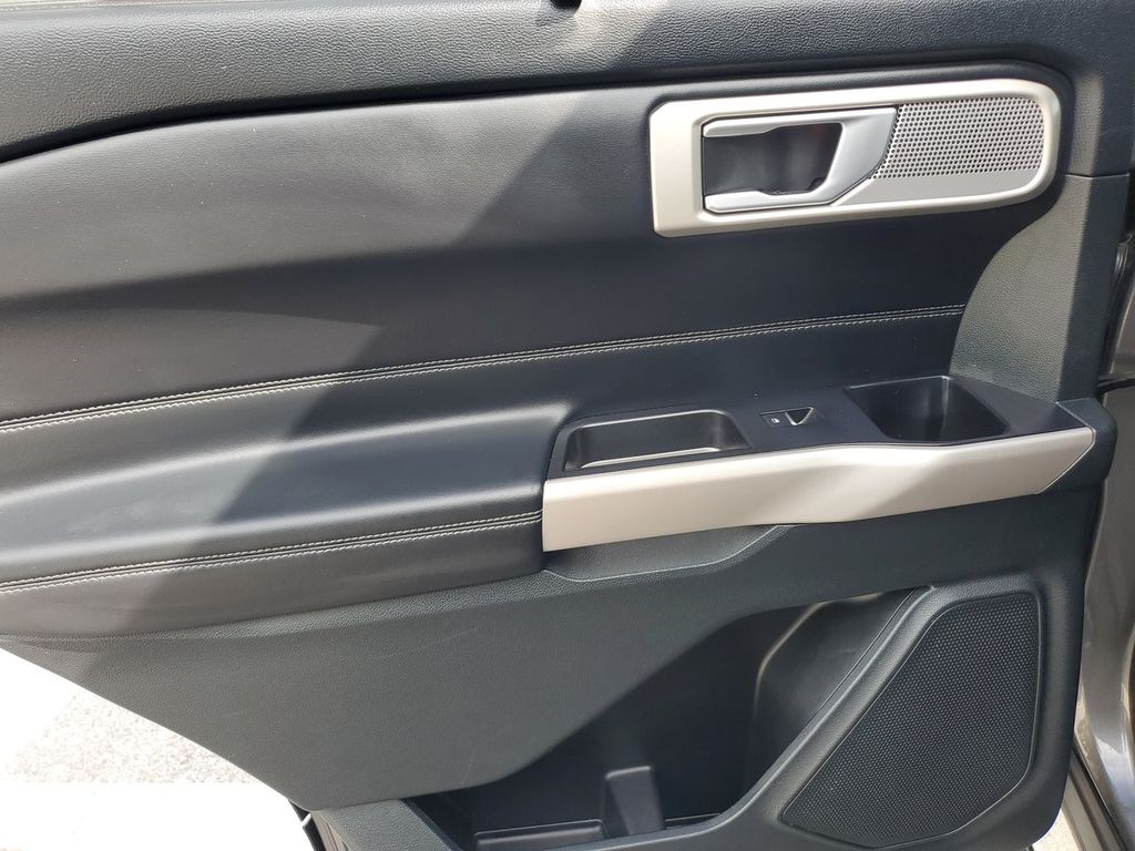 2023 Ford Explorer Limited photo 38